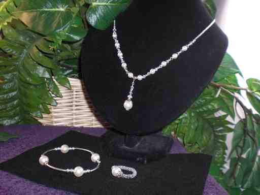 Swarovski Pearl Necklace with Beautiful Drop Pendant
