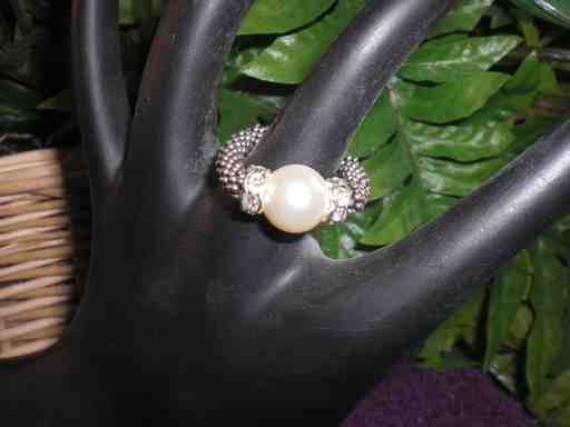 Cream Pearl Ring